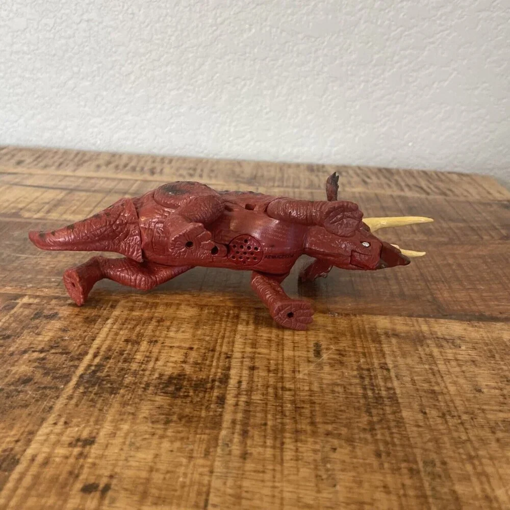 Triceratops Roar And Bite Figure light Up Eyes PVC Toy Dino Red Plastic 9” - Picture 7 of 9